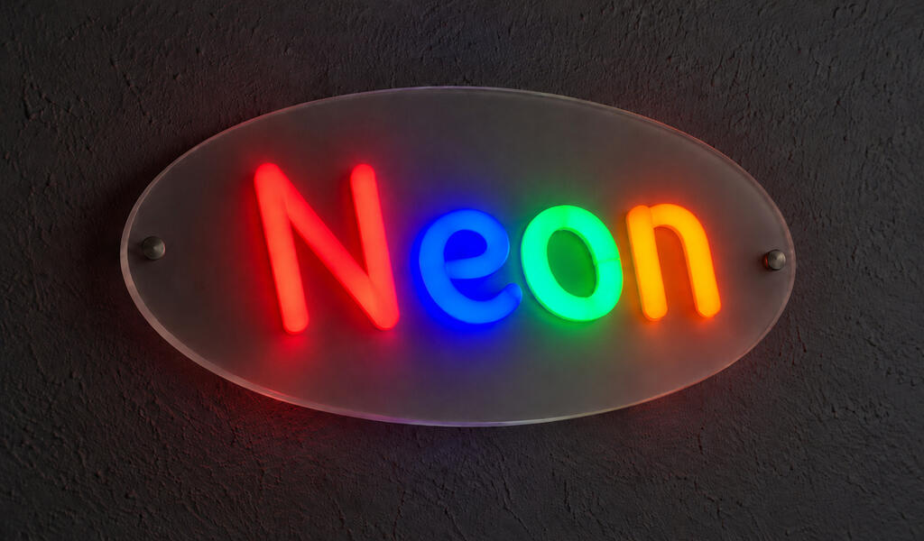 domino-sign-neon-mini-03-application-neon_1